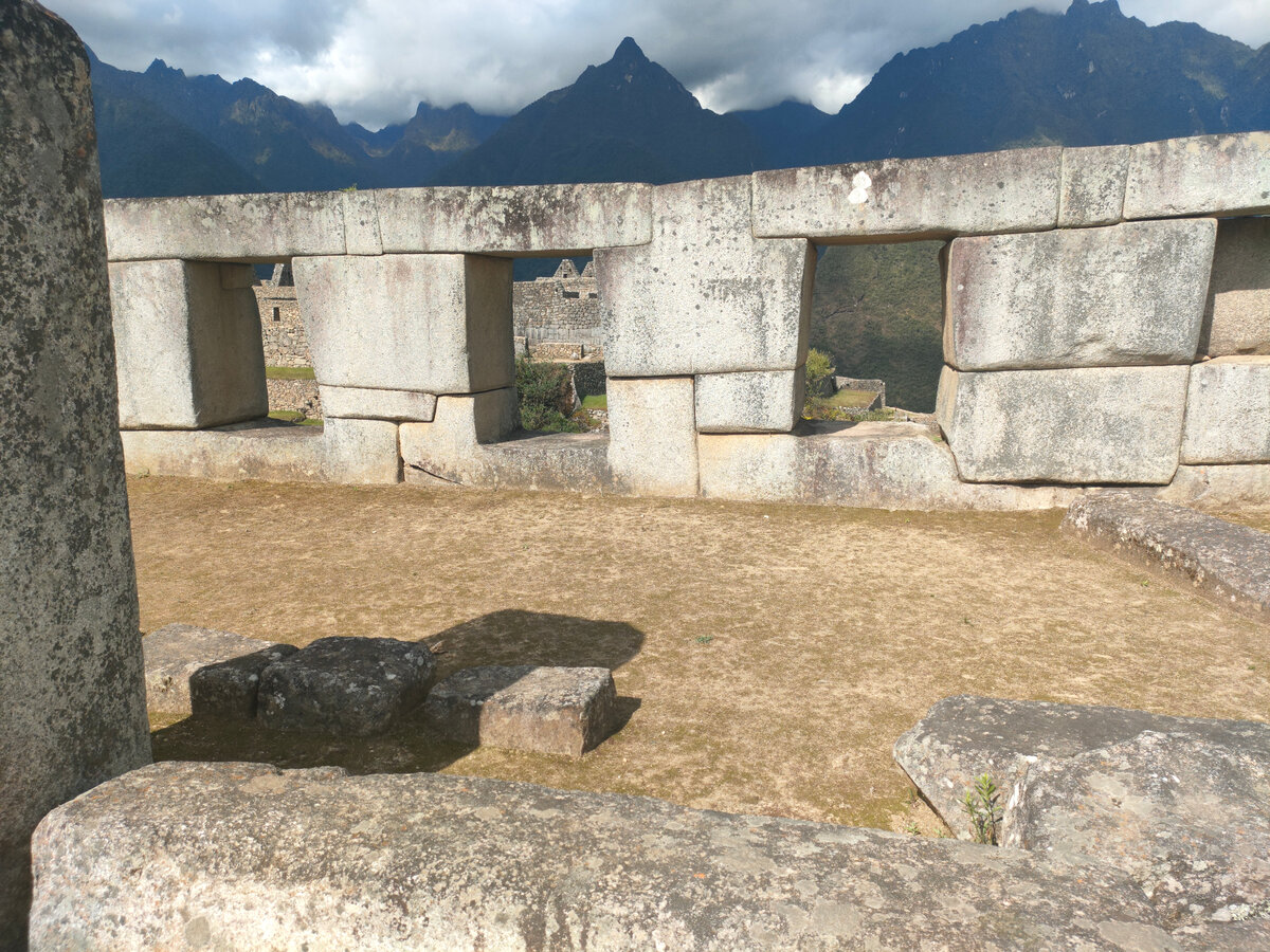 Храм трех окон