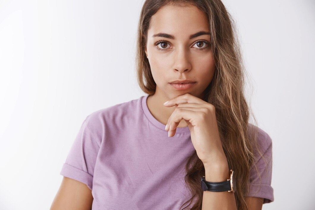 позы для фотосессии. девушка парит в комнате. значок включения кнопки выключения. девушка выбегает из комнаты. включи казались.