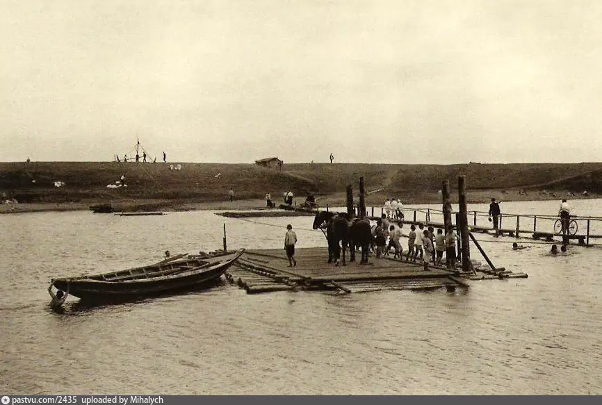 Паром между нынешними Строгино и Серебряным бором. 1928 год.