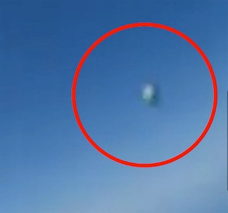     Объект, видимый невооруженным глазом. Но плохо  Кадр видео