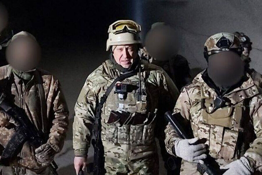 Е.Пригожин среди бойцов "Вагнера" (Донбасс)