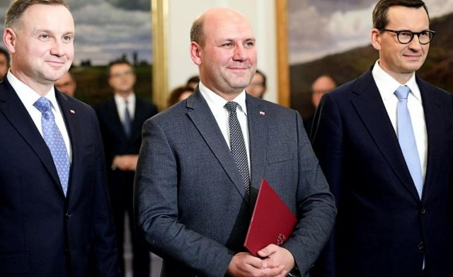 Польские политики в ожидании репараций от Германии (фото ВКонтакте)