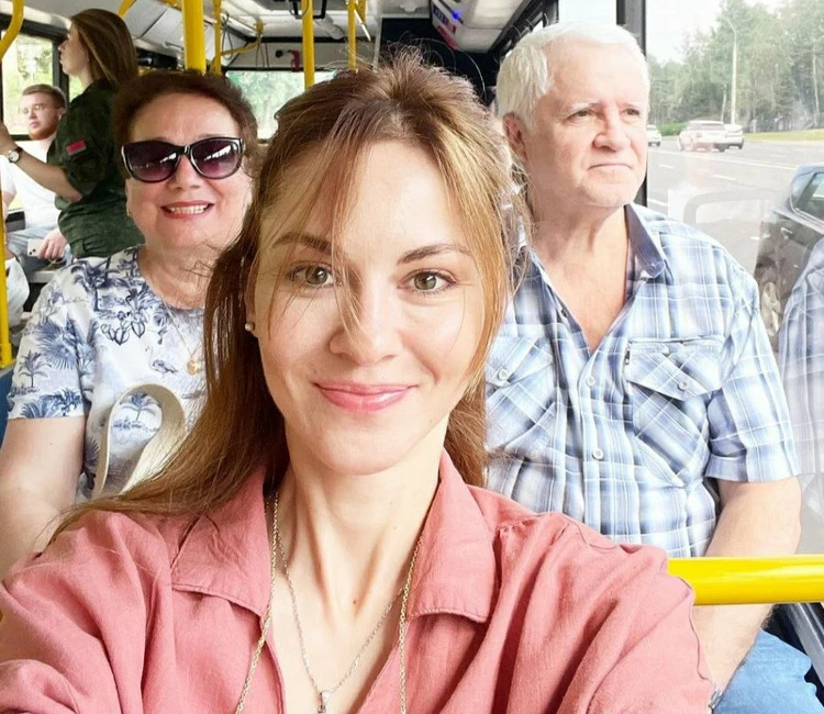 Марина Коняшкина с родителями