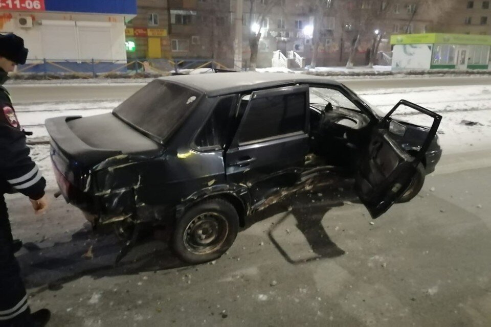    37-летнюю пассажирку госпитализировали в травмами  УМВД России по Оренбургской области