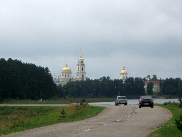 Август 2012. Дорога в Нило-Столобенскую пустынь на подъезде к деревне Светлица