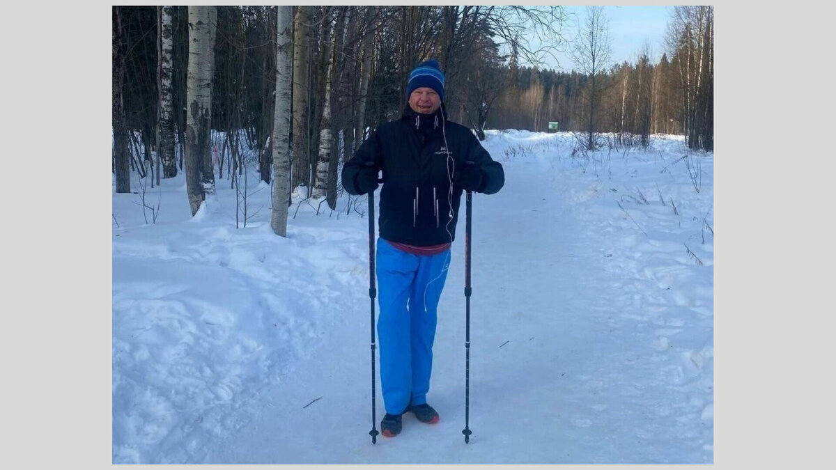     Спортивный комментатор Дмитрий Губерниев приехал в столицу Удмуртии и 21 февраля потренировался с палками для северной ходьбы. Об этом он сообщил на своих страницах в соцсетях.