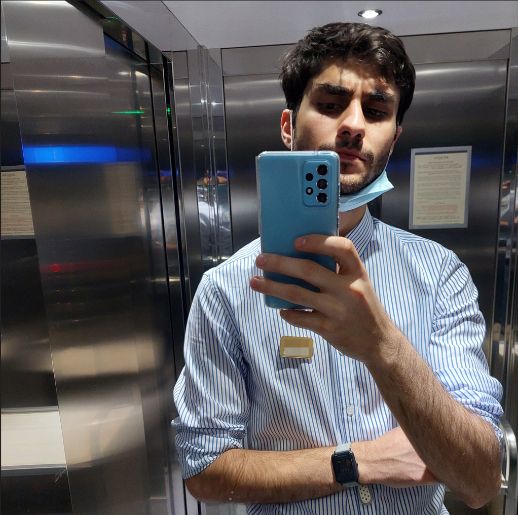 Это я еду после обслуживания банкетов делать промоакцию на следующий день! Глаза так и горят энергией 