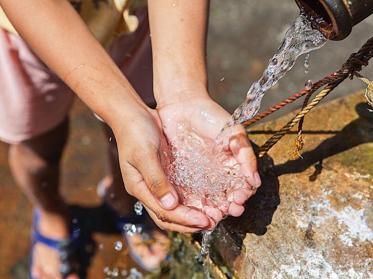    Особый порошок и солнечный свет очищают воду за 60 секунд