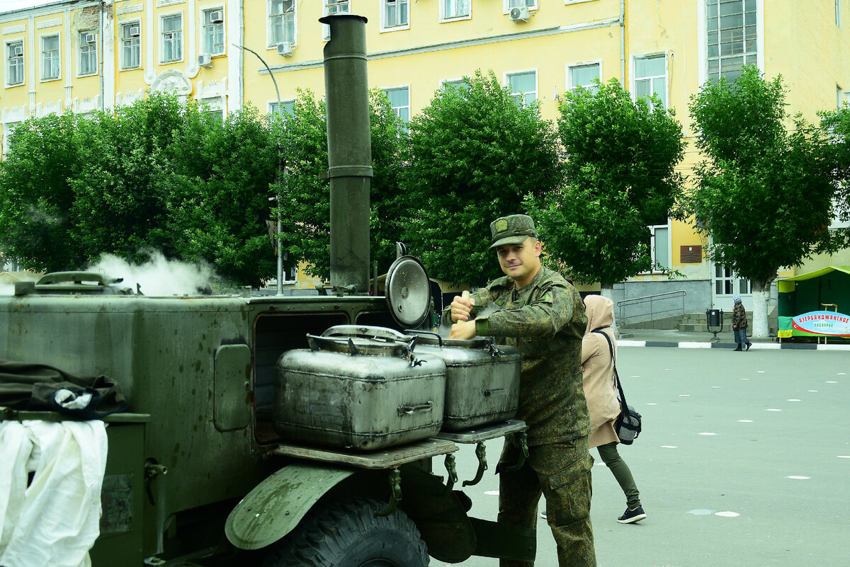 Праздничная площадь