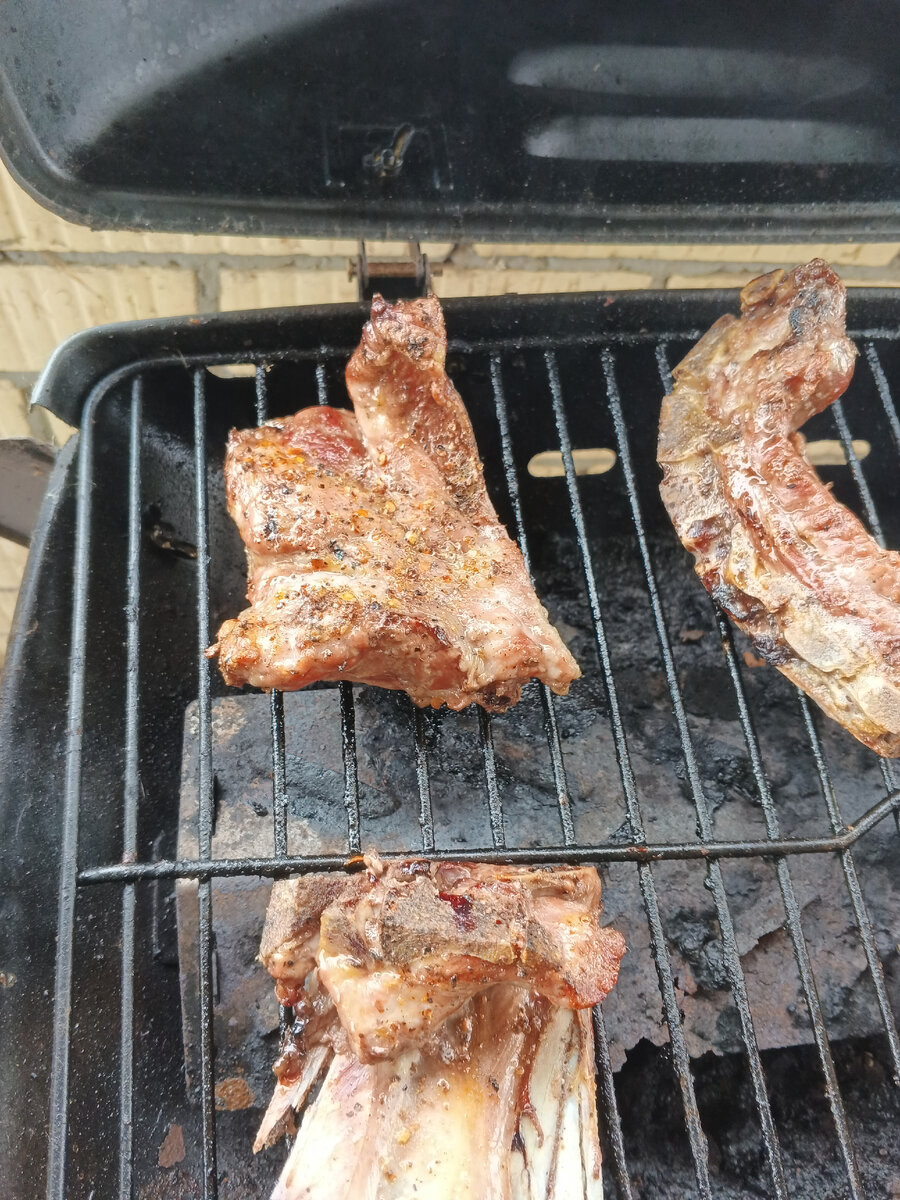 Ребра на мангале. 