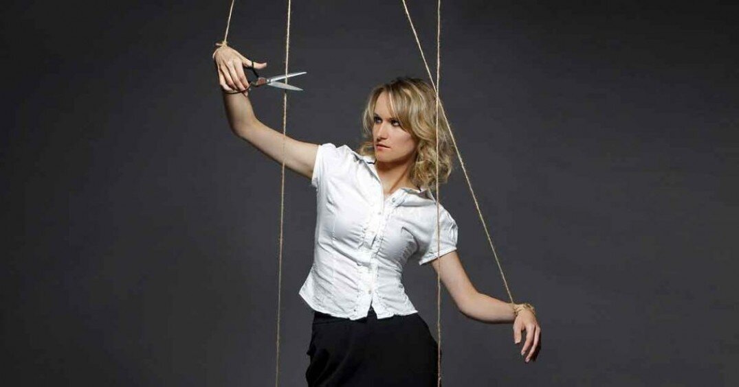 Переведите внимание с вашей темы, на состояние или некомпетентность манипулятора в обсуждаемом вопросе.