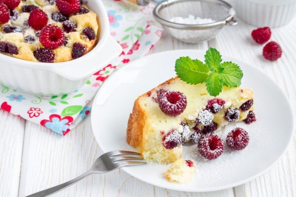 Уже готово запеканка творожная с малиной и клубникой, 250 г