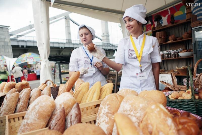 Разумеется, у одного из самых популярных продуктов в мире — хлеба — есть свой праздник, который ежегодно отмечается 16 октября 
Фото: Анна Иванцова, "Вечерняя Москва"