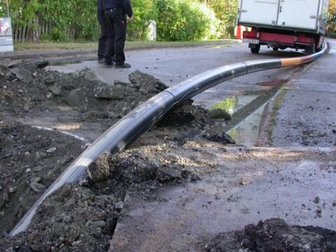  Прокладка подземной магистрали водоснабжения выполняется пластиковой трубой