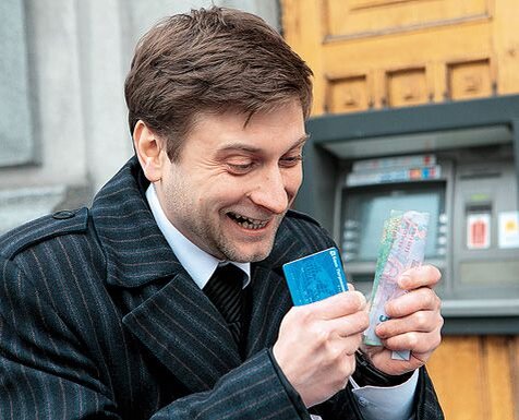 По  его данным, более 60 тысяч обращений ежегодно приходит на  некачественное или несвоевременное предоставление коммунальных услуг.  Это примерно треть всех жалоб в сфере защиты прав потребителей.
