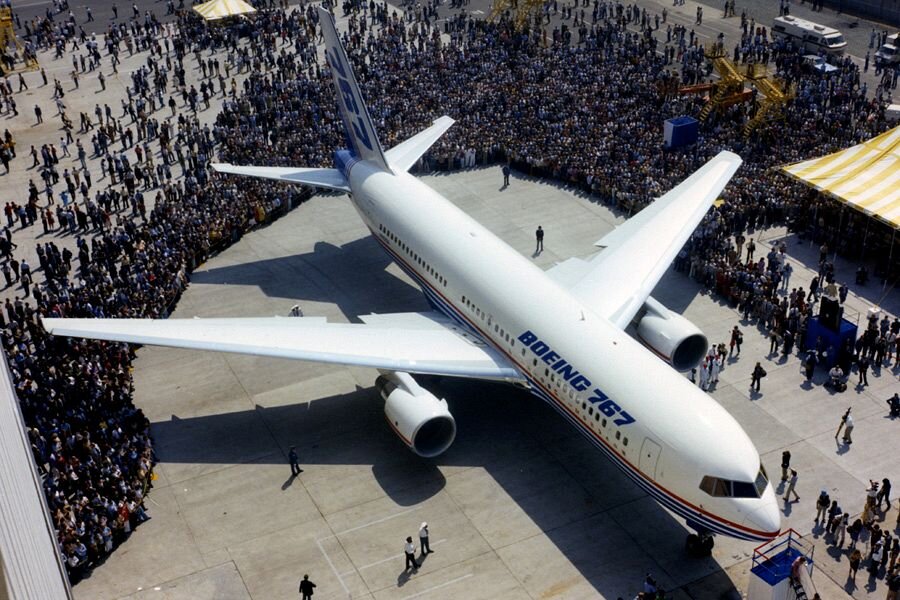 Boeing 797-6X станет современным аналогом модели 767-200: на фото — первая презентация самолёта 4 августа 1981 года