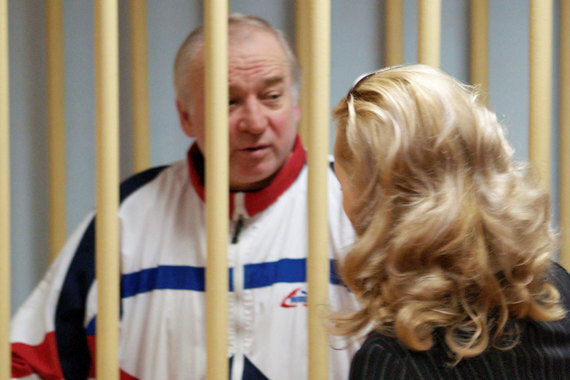 В России Скрипаля обвиняли в шпионаже. В 2010 г. он получил убежище в Великобритании после «шпионского обмена» между США и РоссиейYuri Senatorov / Kommersant / Reuters