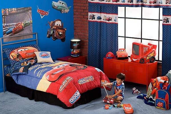 Никто не мешает вам уникализировать комнату ребенка, обустроить ее в соответствии с его склонностями, интересами