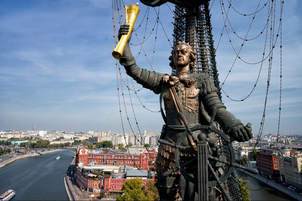 Огэ памятник петру 1 в москве созданный по проекту скульптора зураба церетели огэ