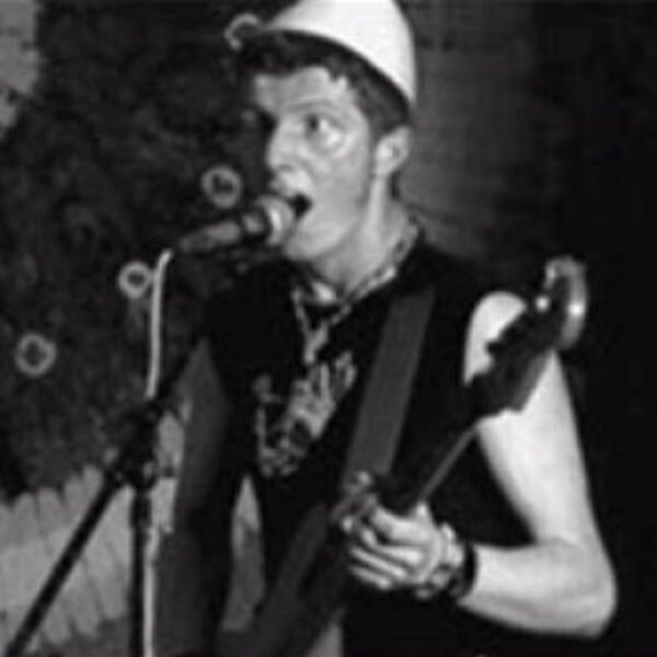 Матьян Хашани, вокалист и гитарист группы KEK