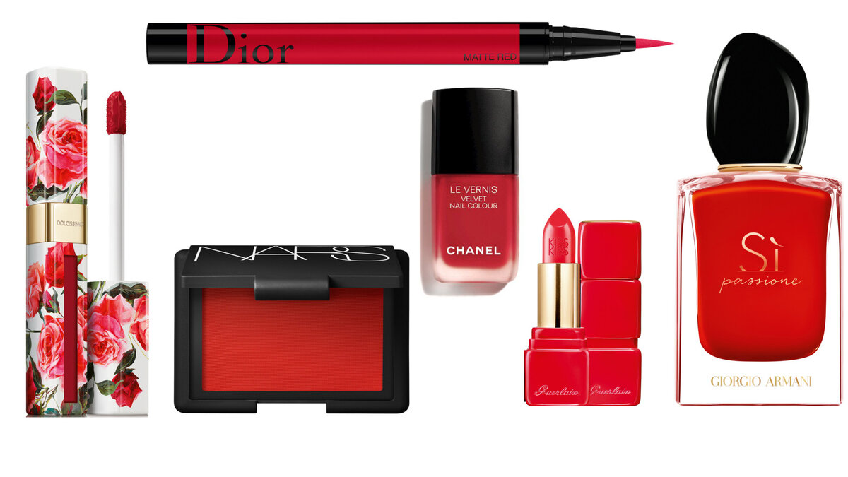 МАТОВЫЙ ЛАК ДЛЯ ГУБ DOLCISSIMO, ОТТЕНОК MATTE RED, DOLCE & GABBANA, 3 800 РУБ.; ЦВЕТНОЙ ЛАЙНЕР DIORSHOW ON STAGE LINERS, ОТТЕНОК RED, DIOR, 2415 РУБ.; РУМЯНА ДЛЯ ЩЁК, ОТТЕНОК EXHIBIT A, NARS, 2 550 РУБ., ЛАК ДЛЯ НОГТЕЙ С МАТОВЫМ ЭФФЕКТОМ LE VERNIS, ОТТЕНОК 636 ULTIME, CHANEL, 1 530 РУБ.; ПОМАДА ДЛЯ ГУБ KISSKISS, ОТТЕНОК №325, GUERLAIN, 2650 РУБ.; ПАРФЮМЕРНАЯ ВОДА SI PASSIONE, ARMANI, 10 470 РУБ.