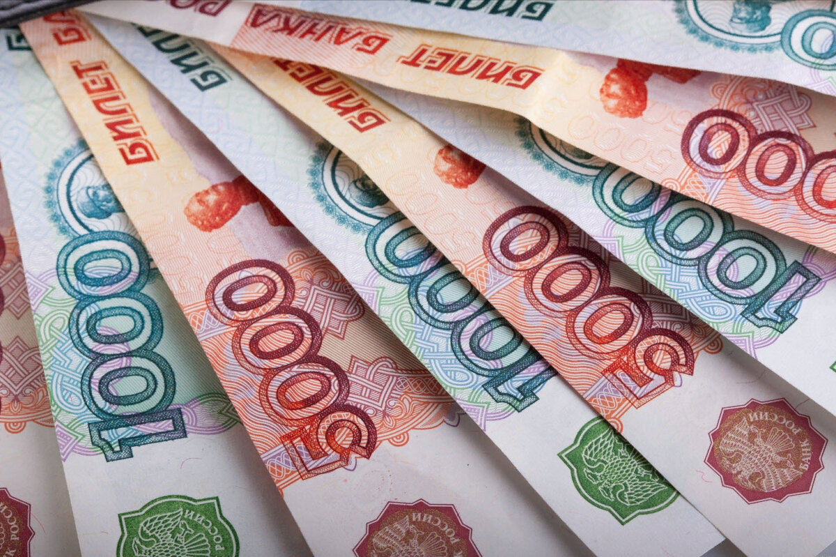Иногда выплата премии - прямая обязанность работодателя. 