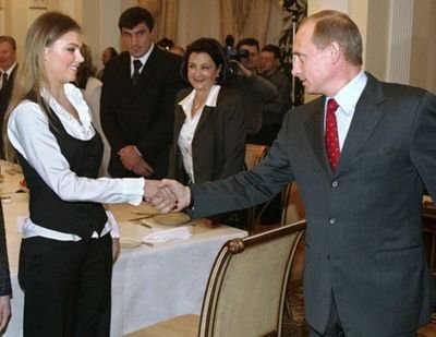 Людмила Путина уже много лет живет отдельно от супруга в личном доме за 1,5 миллиона долларов.