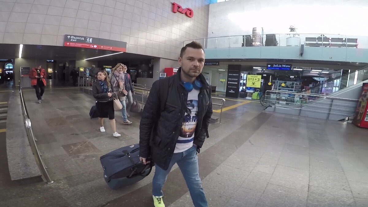 Я невыспанный, но счастливый уверенной походкой иду по жизни