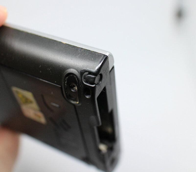  Отсек для стилуса в Dell Axim X51V.