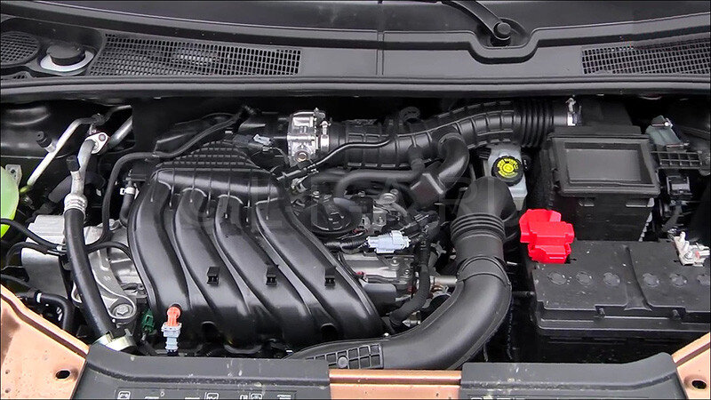 На фото изображена версия с мотором рабочим объемом 1.6