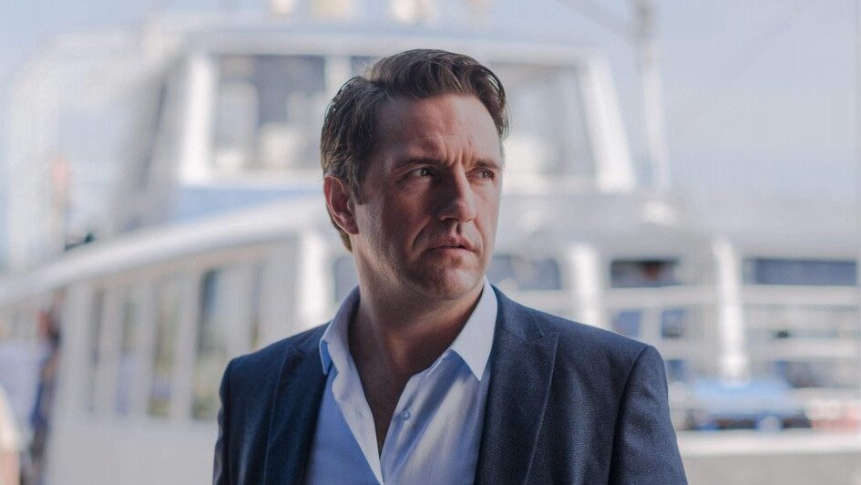 Кадр из фильма "Дорогой папа"