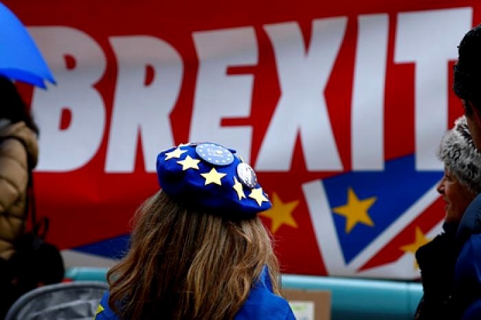 Первые дни после Brexit британцы всё-равно продолжали выражать своё мнение в пользу отношений Евросоюза и Британии.