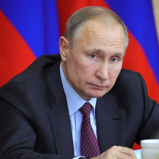 Сегодня 8 апреля, каждому несовершеннолетниму гражданину России в месяц давать по 3 тысячи рублей