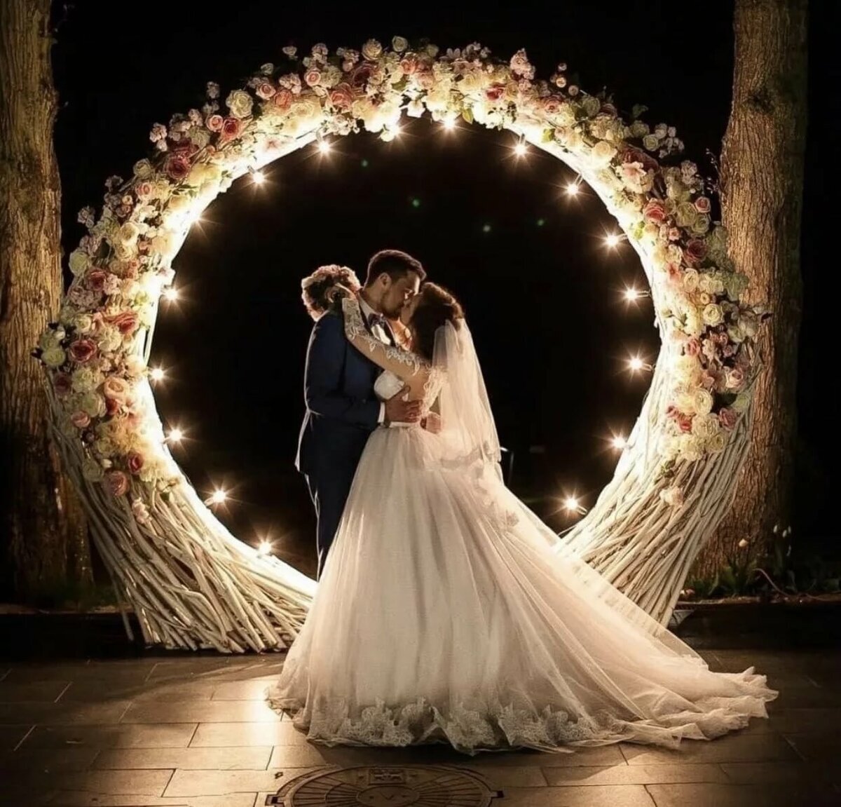 Это не мы :) но кто-то очень красивые и счастливые, для иллюстрации#свадьба  #семья  #моя свадьба  #мечта #моя мечта 