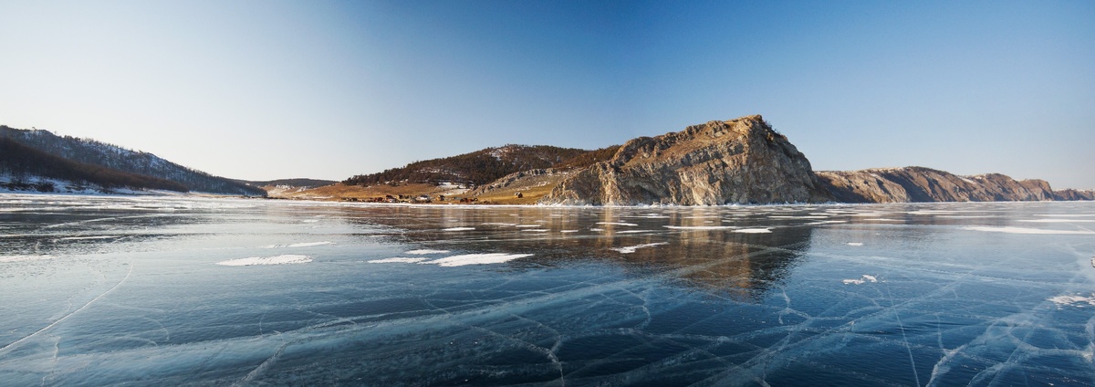 По следам путешествия на Байкал в феврале-марте 2019 года. Итак, вводные: 
- Действующие лица – я, Дима, Егор и Семён.

- Маршрут – г. Киров - г. Красноярск (поезд) - прогулка на Красноярские столбы - г. Красноярск - г. Иркутск (поезд) - п. Хужир (маршрутка) - от Хужира по Малому морю на коньках - пешком через остров в п.Узуры, далее на коньках по Большому морю до м. Хабой, далее через Малое море на большую землю через п.Курма, п Сарма, р. Сарма, Ольхонские ворота, около 190 км за 9 дней.

- Вид передвижения – коньки.