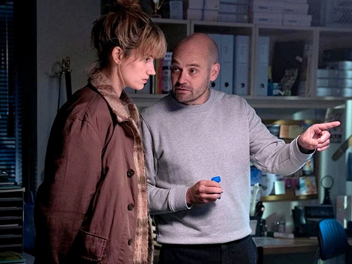 Детектив Найя Тулин (Даница Чурчич) и руководитель экспертно-криминалистического отдела полиции Симон Генц (Давид Денсик).