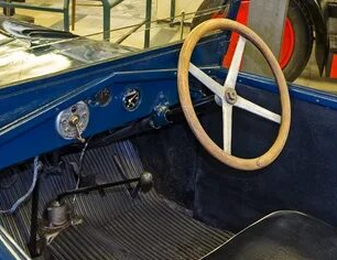 Салон автомобиля НАМИ-1