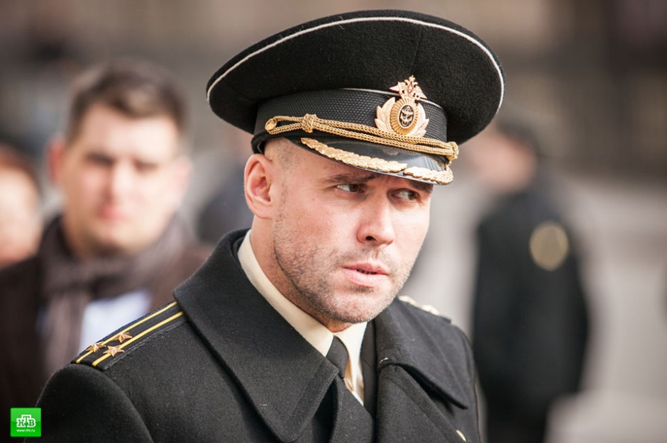 Продюсер "Горюнова" Сергей Жигунов назвал своё детище 2013 года "патриотической трагикомедией". 