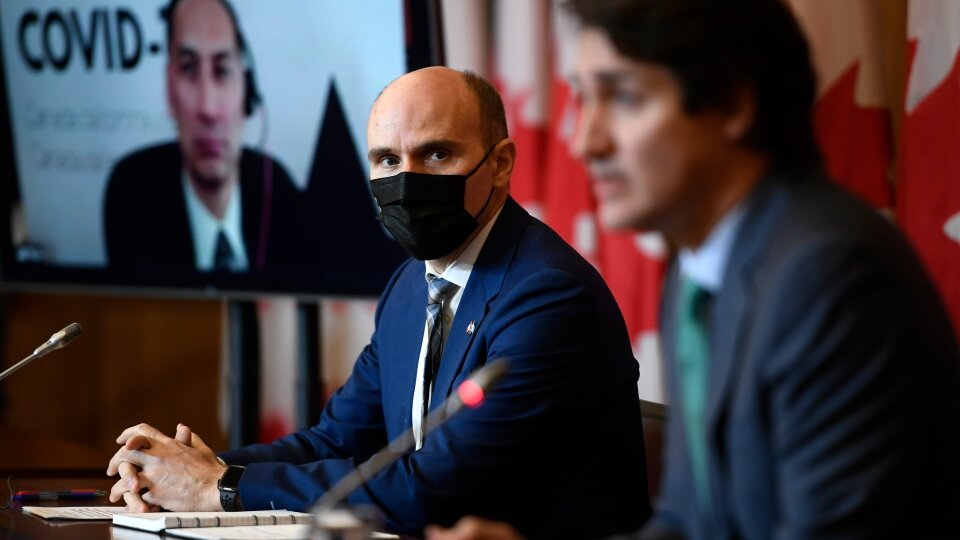 Дюкло предсказывает обязательные прививки