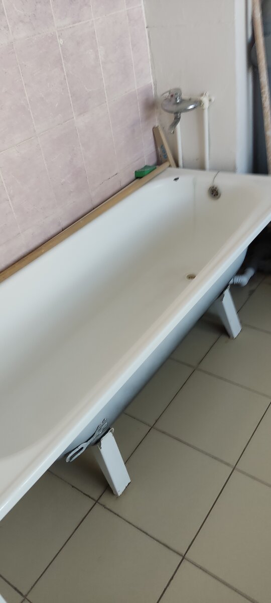 Привет. Спустя несколько дней в больничной палате. Пришло время отпроситься домой, что бы помыться..