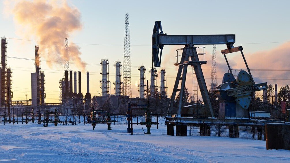 Химическая промышленность западной сибири. Западно-Сибирский нефтегазовый комплекс. Топливно энергетический комплекс Западной Сибири. Электроэнергетический комплекс Северного Кавказа. Добыча нефти.