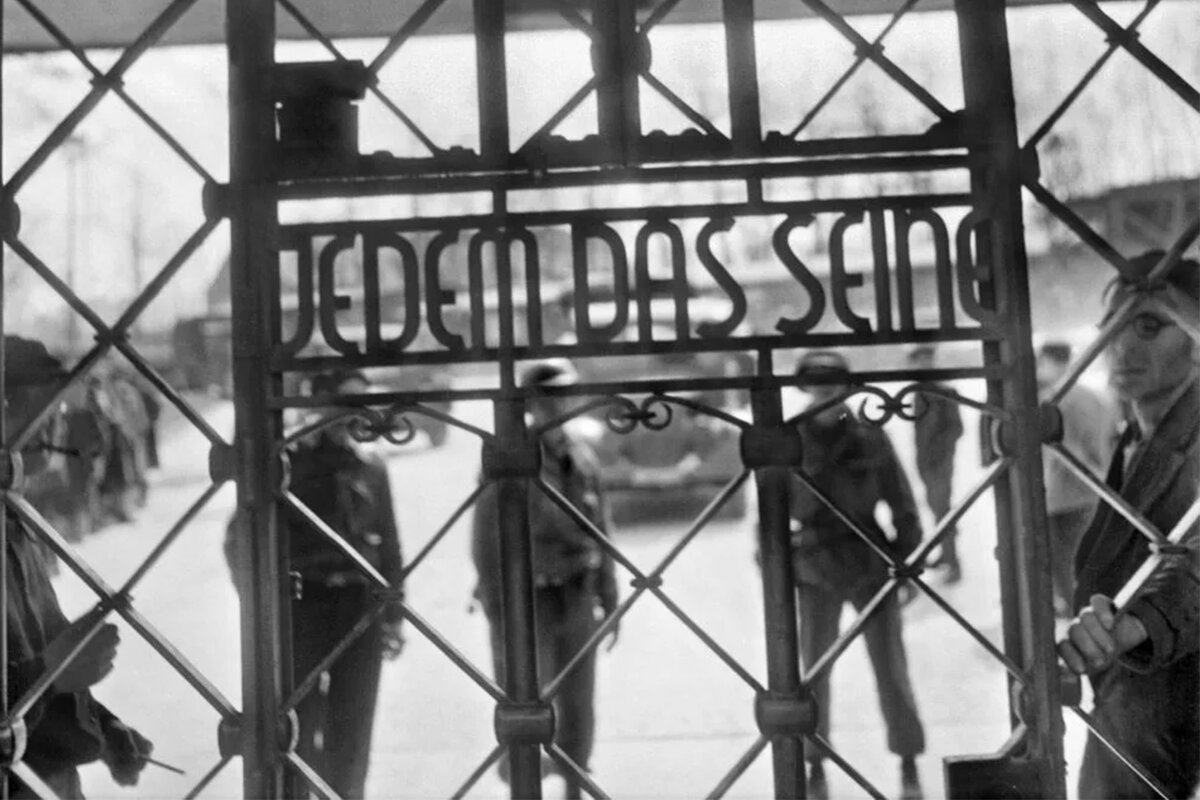 На Воротах Бухенвальда