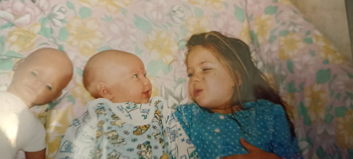 Примерно через год отец бросит нас