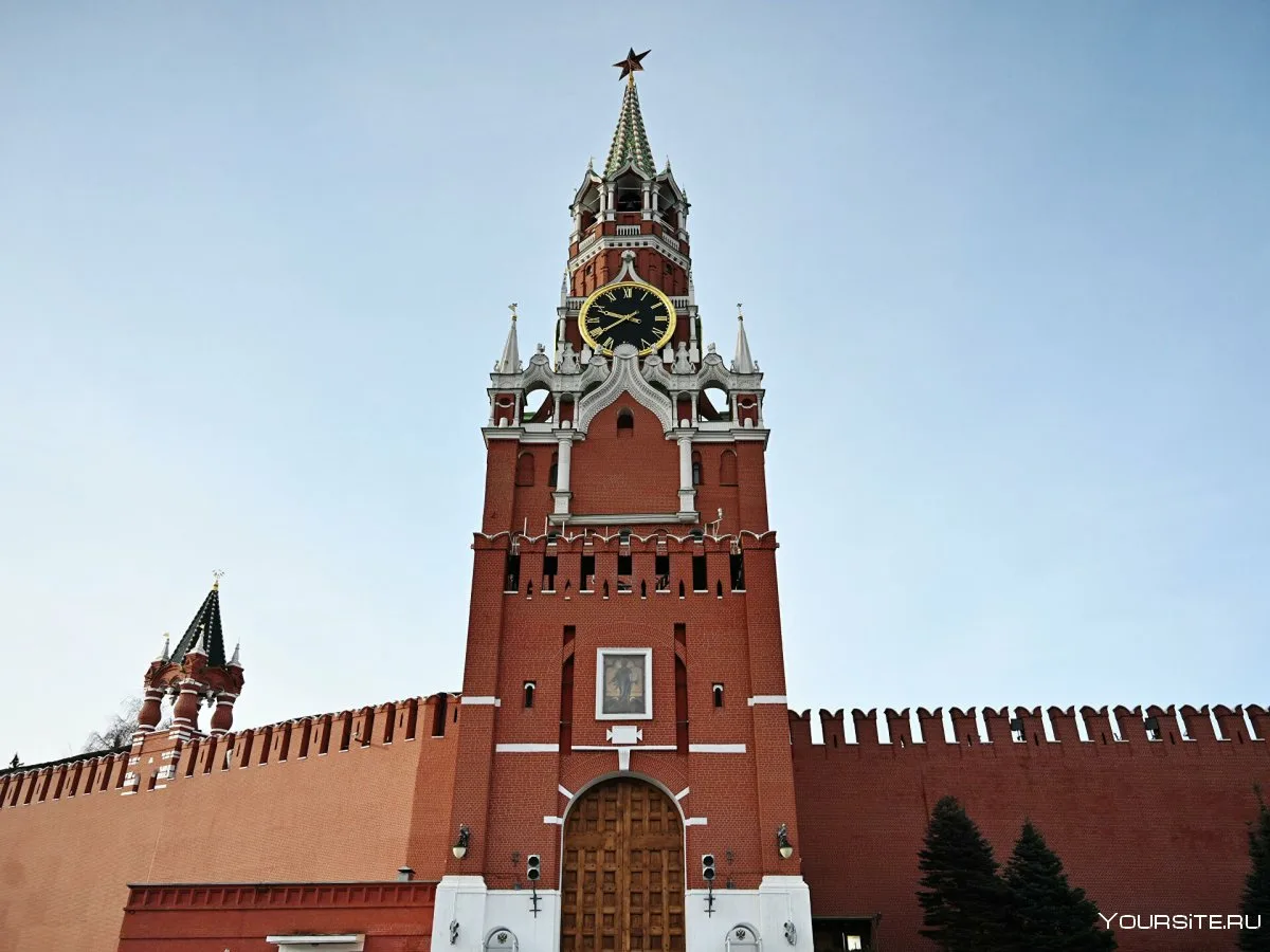 Башни Московского Кремля Спасская башня. Спасская Фроловская башня Московского Кремля. Спасская башня (Фроловская, Флоровская, фрололаврская,). Фроловская башня Московского Кремля 17 век.