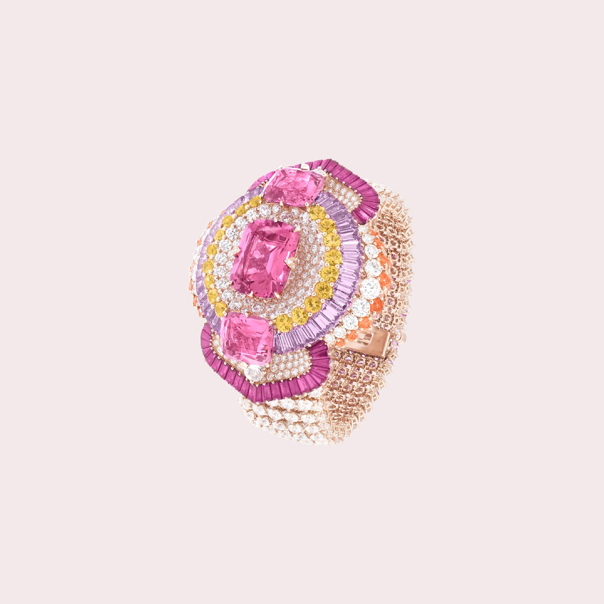Браслет Van Cleef&Arpels со съемными брошами, розовое золото, три розовые шпинели огранки «кушон» общим весом 31,17 карата, розовые и желтые сапфиры, рубины, гранаты, бриллианты (листайте галерею)