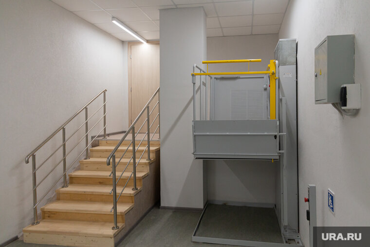    Подъемник для инвалидов в тюменской школе оказался работающим