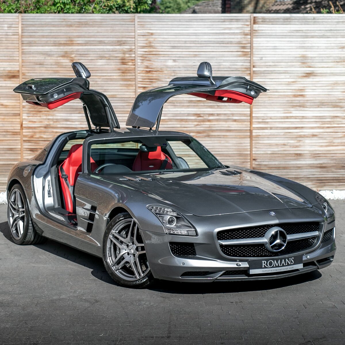 Mercedes SLS AMG 300