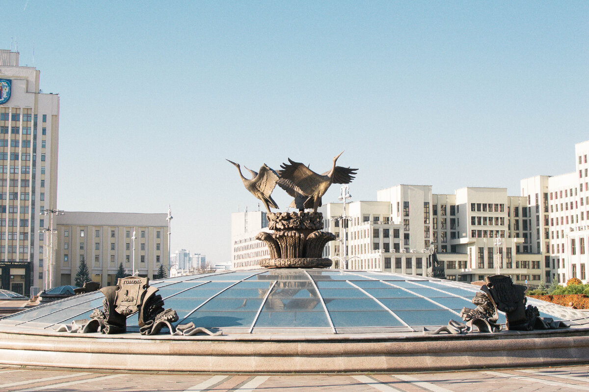 "Три аиста" в солнечную погоду смотрятся особенно красиво