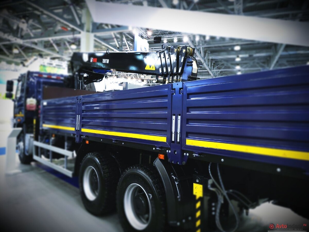 Расход топлива определяется условиями эксплуатации транспортного средства. В теплое время года средний показатель варьируется от 34 до 38 литров на 100 км, зимой расход возрастает до 42 л/100 км.

Купить КАМАЗ 65117 (Набережные Челны) по демократичной цене предлагает компания «Авантаж», прямой поставщик техники с завода-изготовителя. У покупателя есть возможность заказать стандартную или усовершенствованную модификацию большегруза с последующим гарантийным обслуживанием.