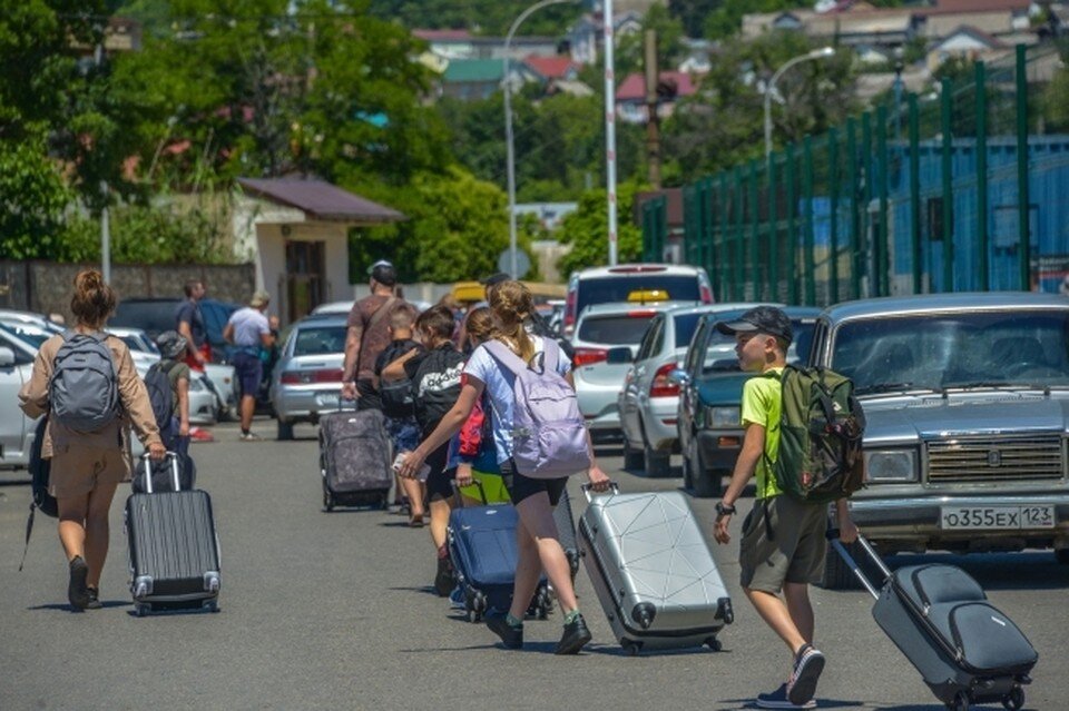     В Российском Союзе туриндустрии граждан призвали воздержаться от самостоятельных поездок Виктор КЛЮШКИН